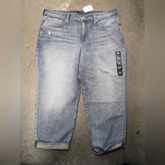 ·J Crew Relaxed Boyfriend Jeans, 32p - Picture 2 of 13
